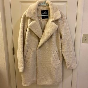 Hollister Sherpa coat (cream) in size Medium